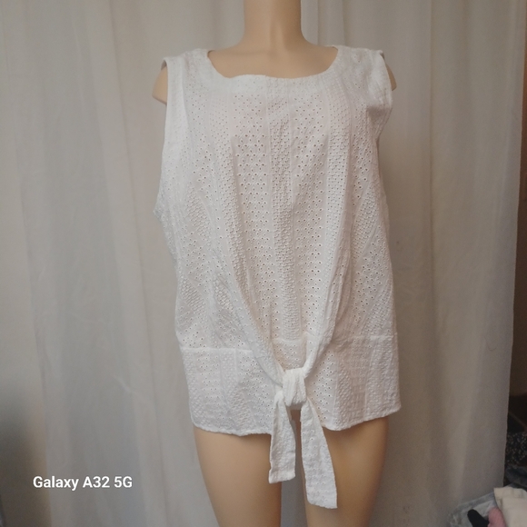 LIZ CLAIBORNE SIZE XXL. White Sleeveless Top - Picture 6 of 12
